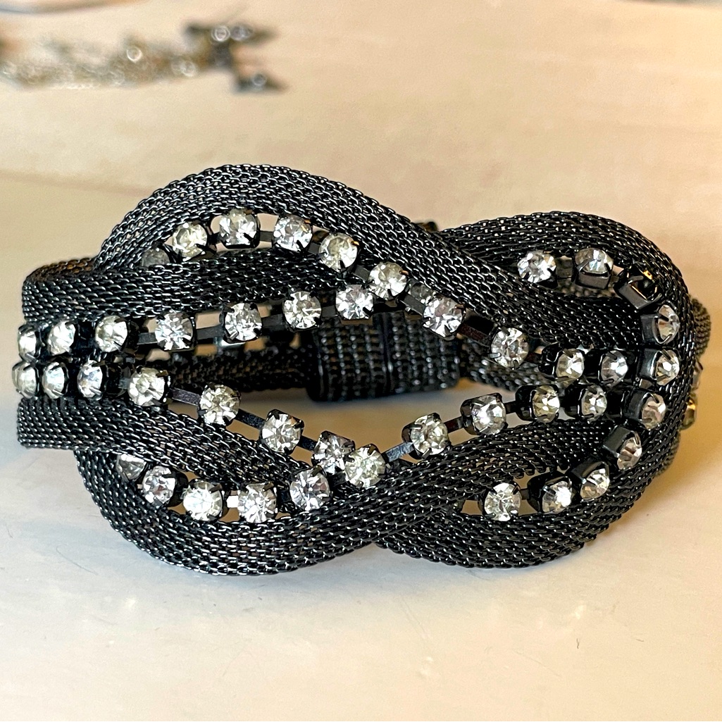 Metal Black And Silver Bracelet, Knot Design, Infinity, Magnetic Closure